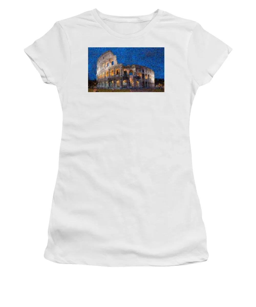 Colosseum at night - Women's T-Shirt