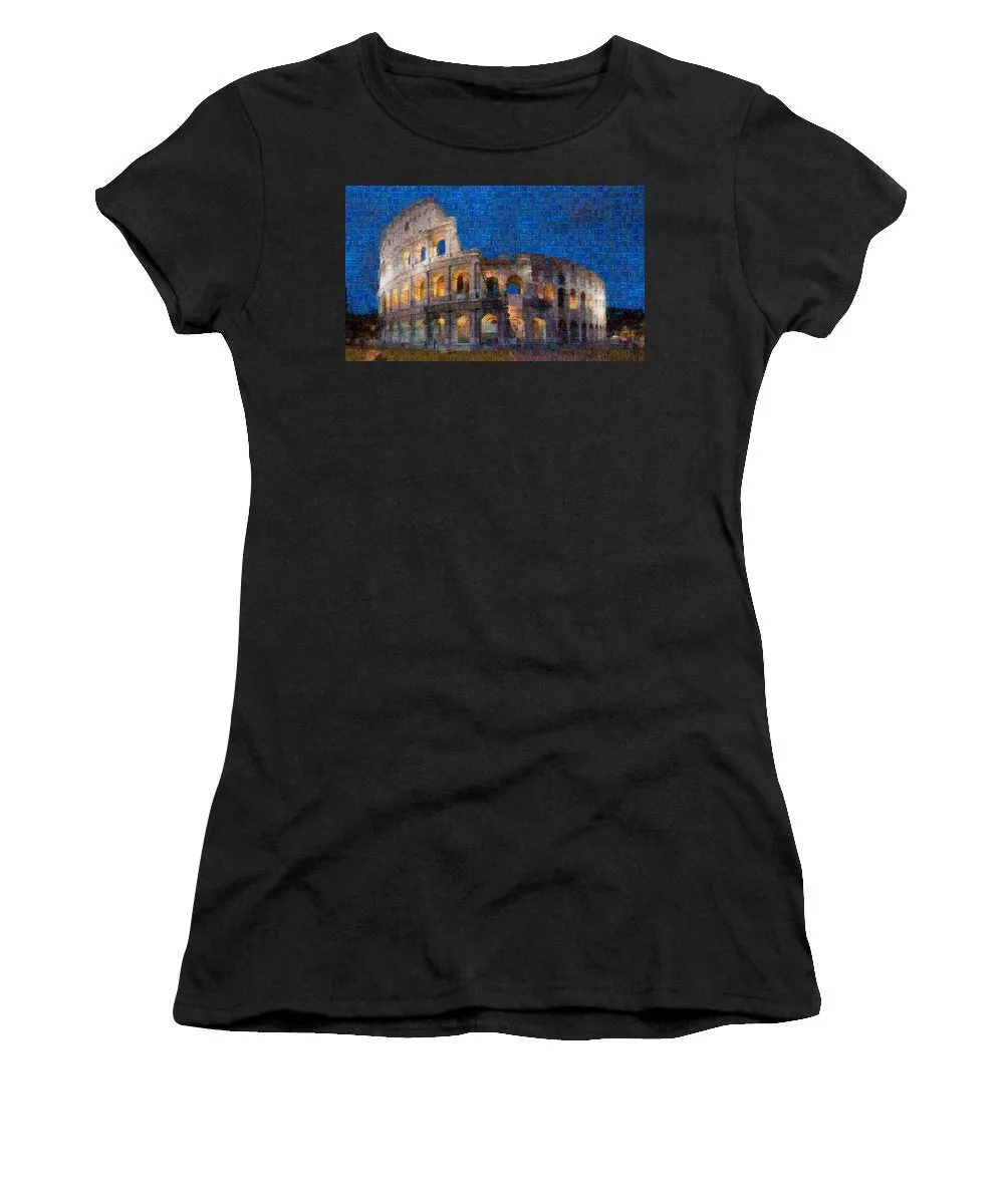 Colosseum at night - Women's T-Shirt